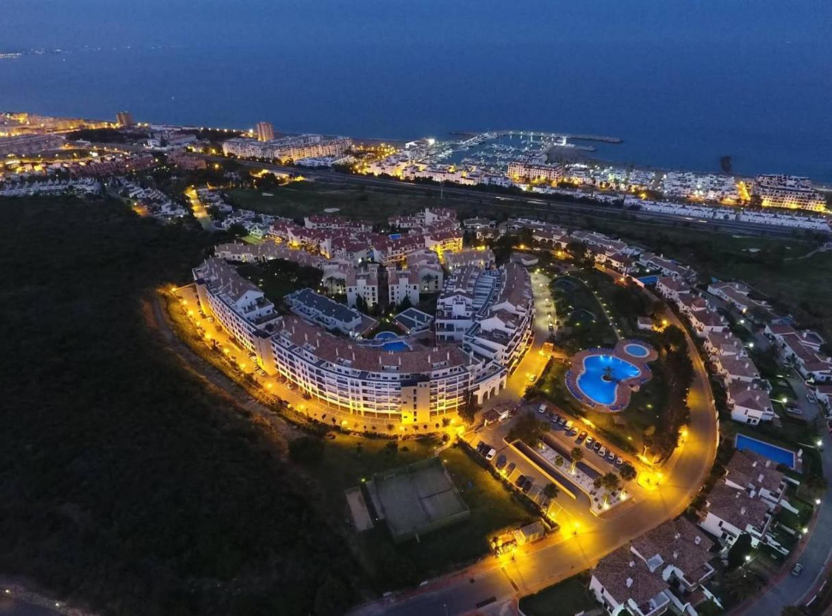 El Hacho Apartment Манилва Екстериор снимка