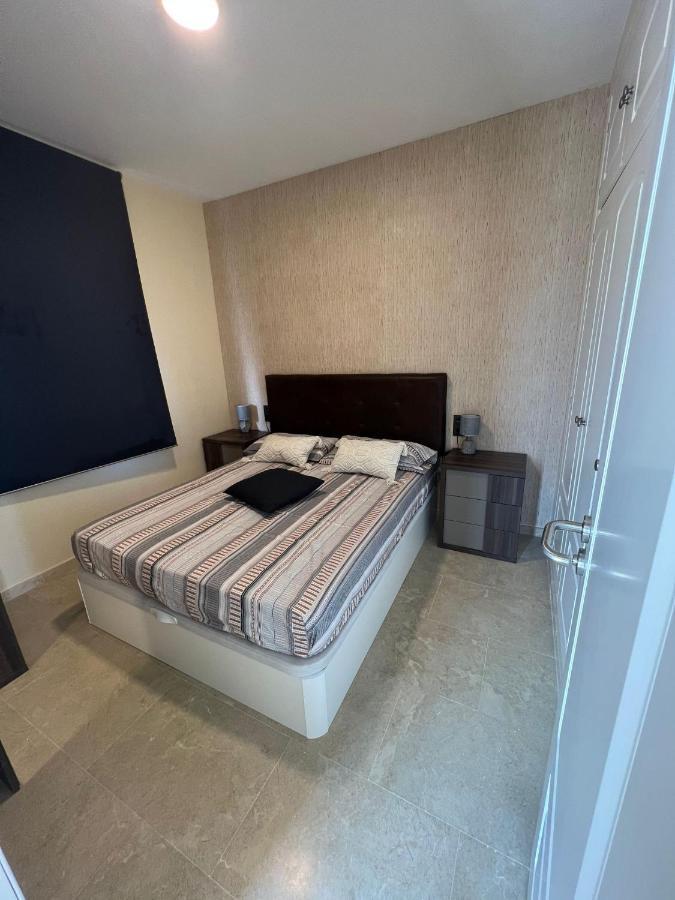 El Hacho Apartment Манилва Екстериор снимка